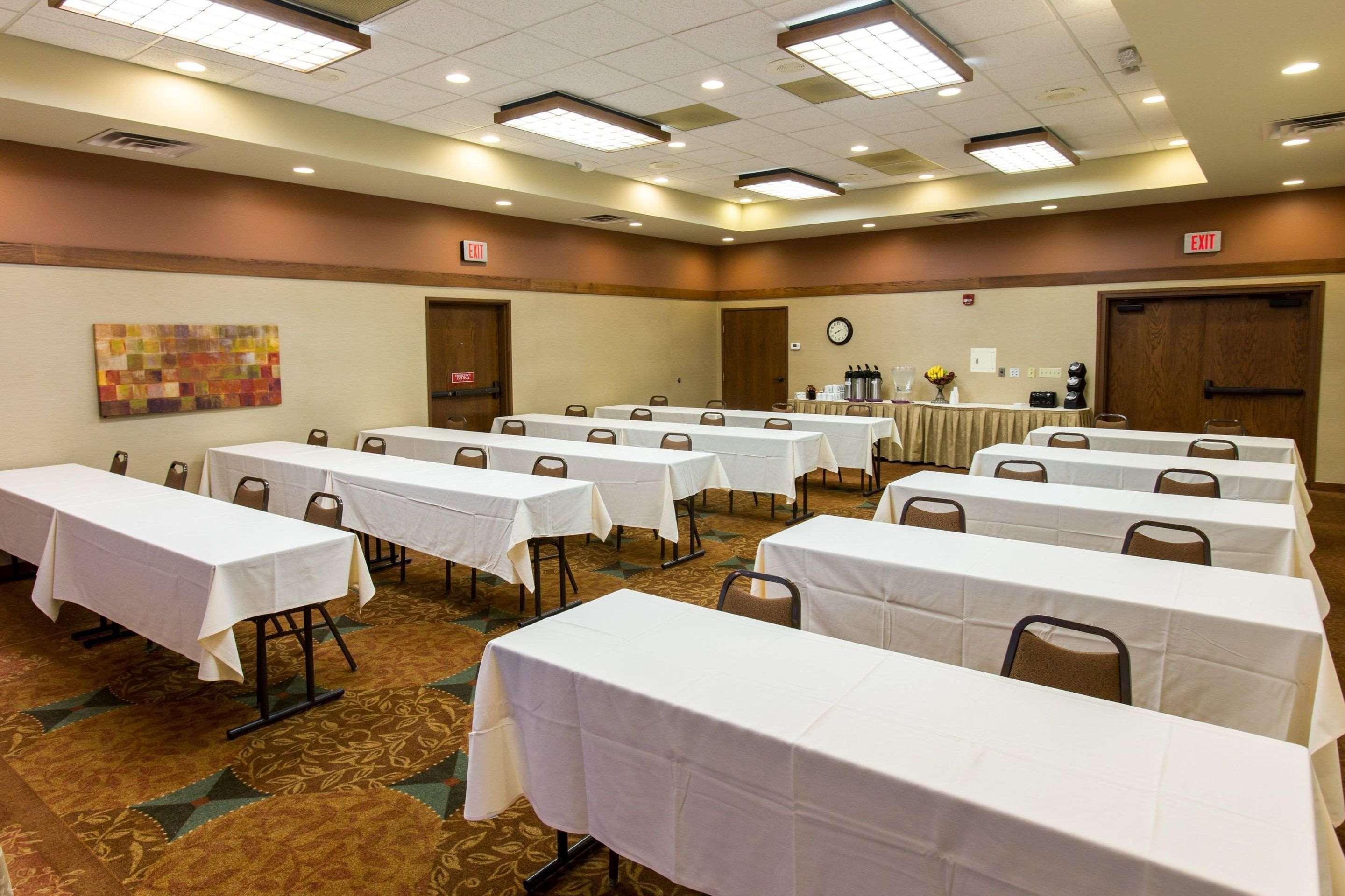 コンフォート イン オケモス イースト ランシング Okemos エクステリア 写真
